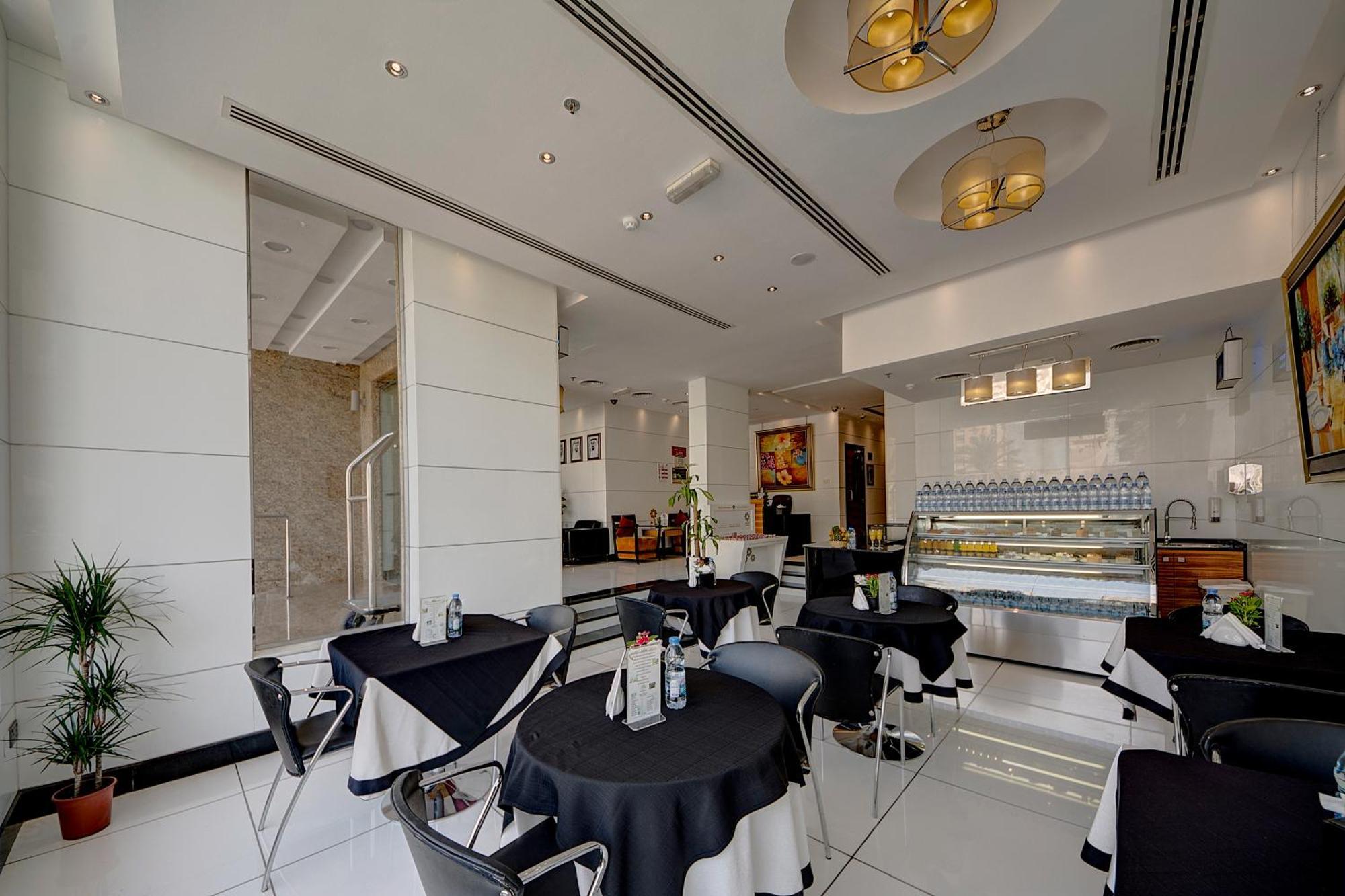 Rayan Hotel Corniche Sharjah Exterior photo
