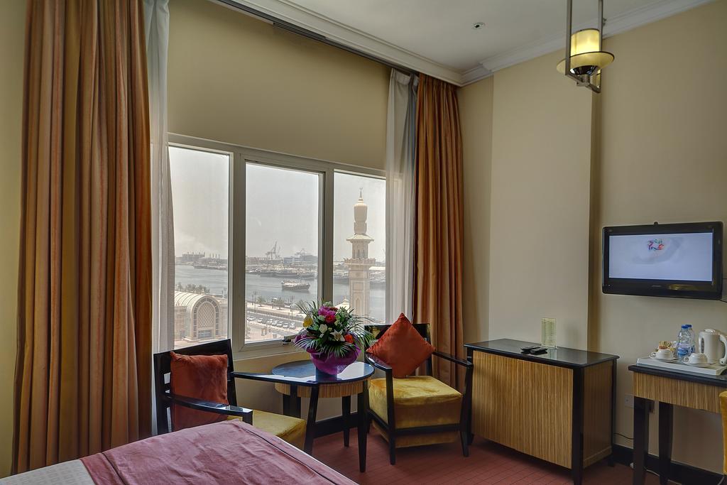 Rayan Hotel Corniche Sharjah Exterior photo