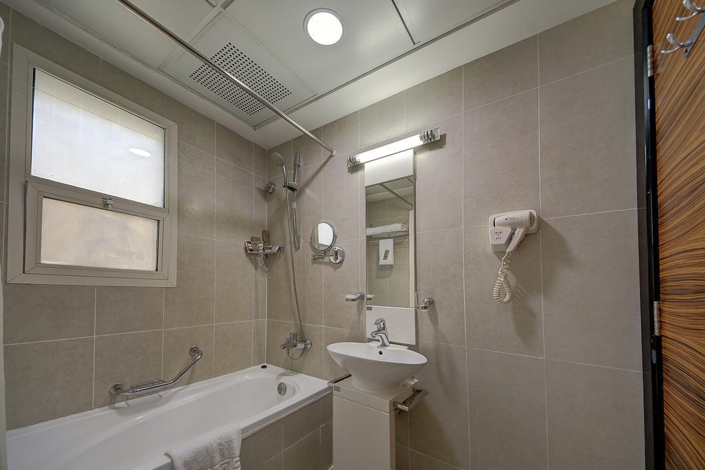 Rayan Hotel Corniche Sharjah Exterior photo