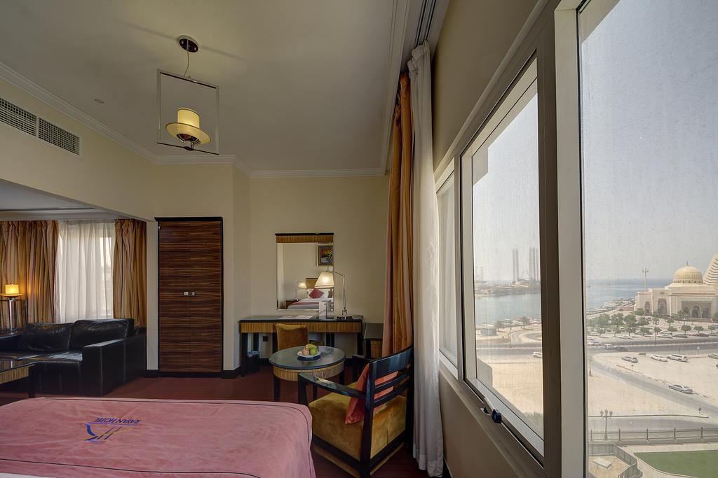 Rayan Hotel Corniche Sharjah Exterior photo