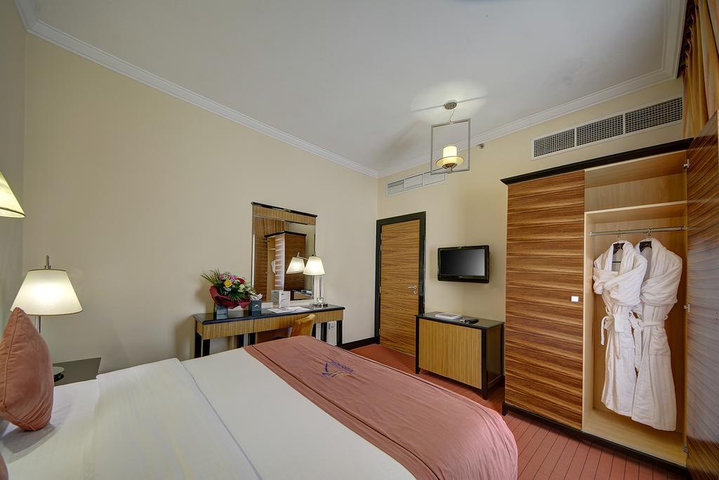 Rayan Hotel Corniche Sharjah Exterior photo