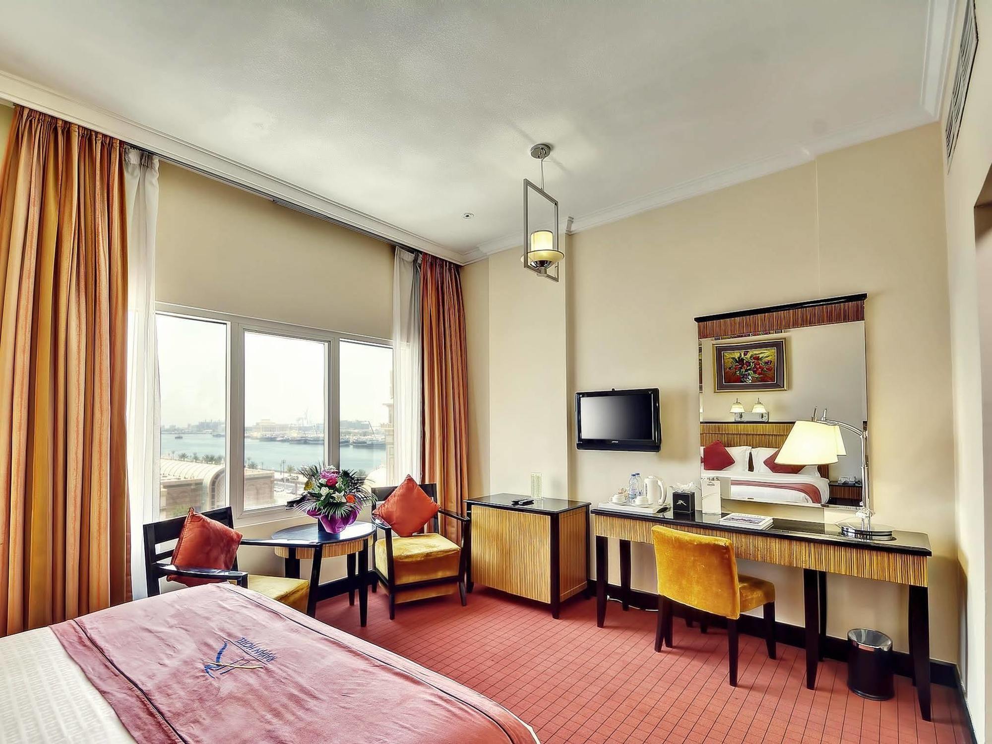 Rayan Hotel Corniche Sharjah Exterior photo
