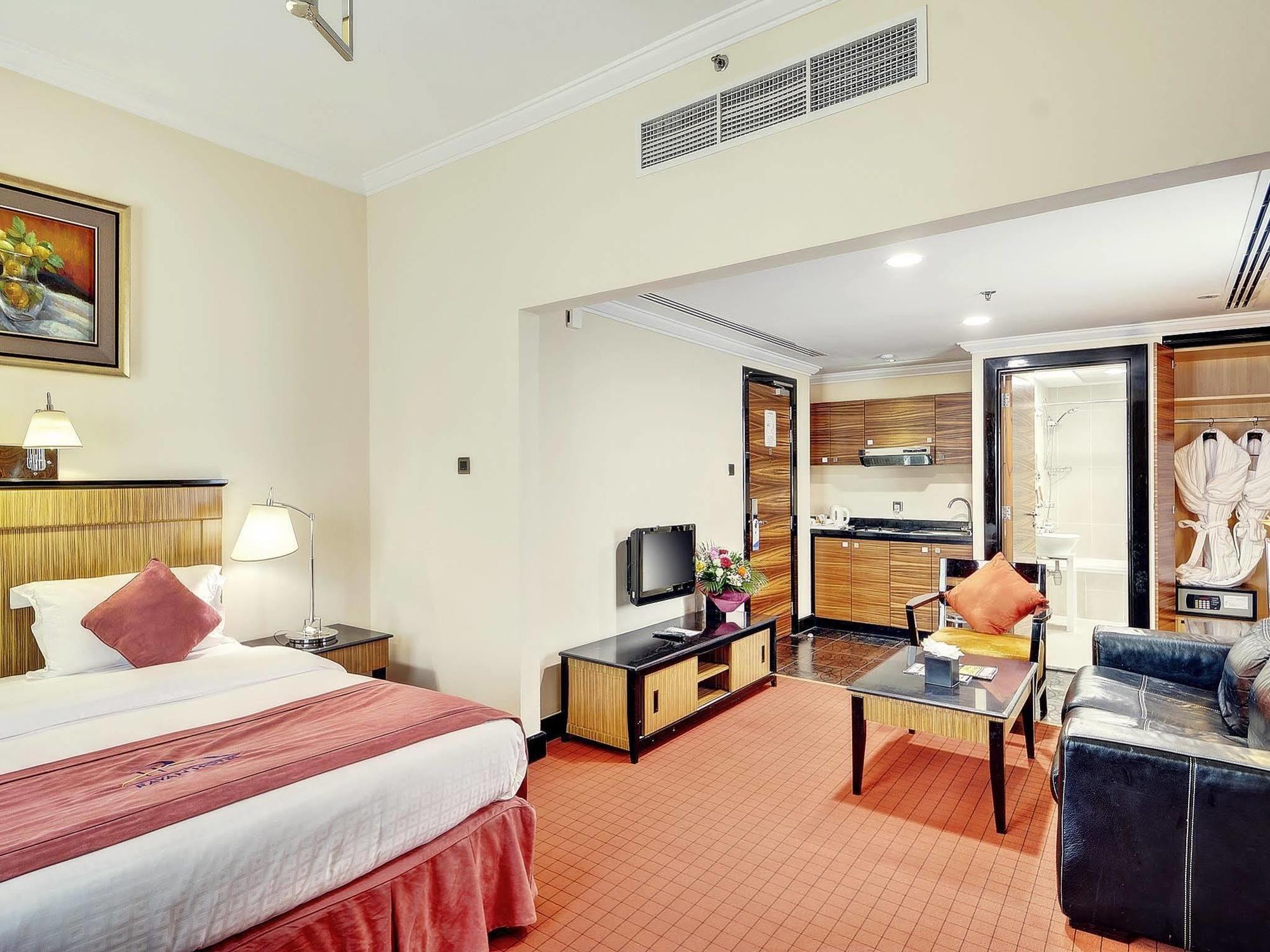 Rayan Hotel Corniche Sharjah Exterior photo